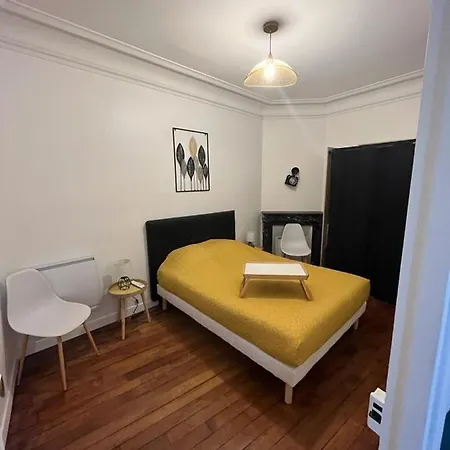Apartment Un Authentique A Deux Pas De Paris . *